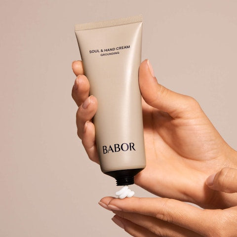 Babor: Soul & Hand Cream Grounding - Clinique Cinq Sens